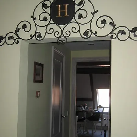 Bed & Breakfast Russell House Bruggy